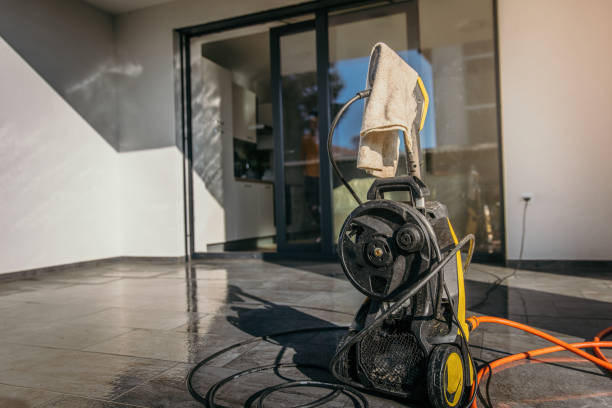 Best Pool Deck Cleaning  in Inverness, IL